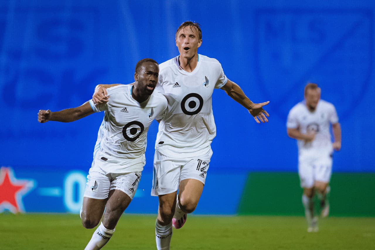 Sporting Kansas City no hace pesar la localía en su regreso y caen 1-2 frente al Minnesota United.