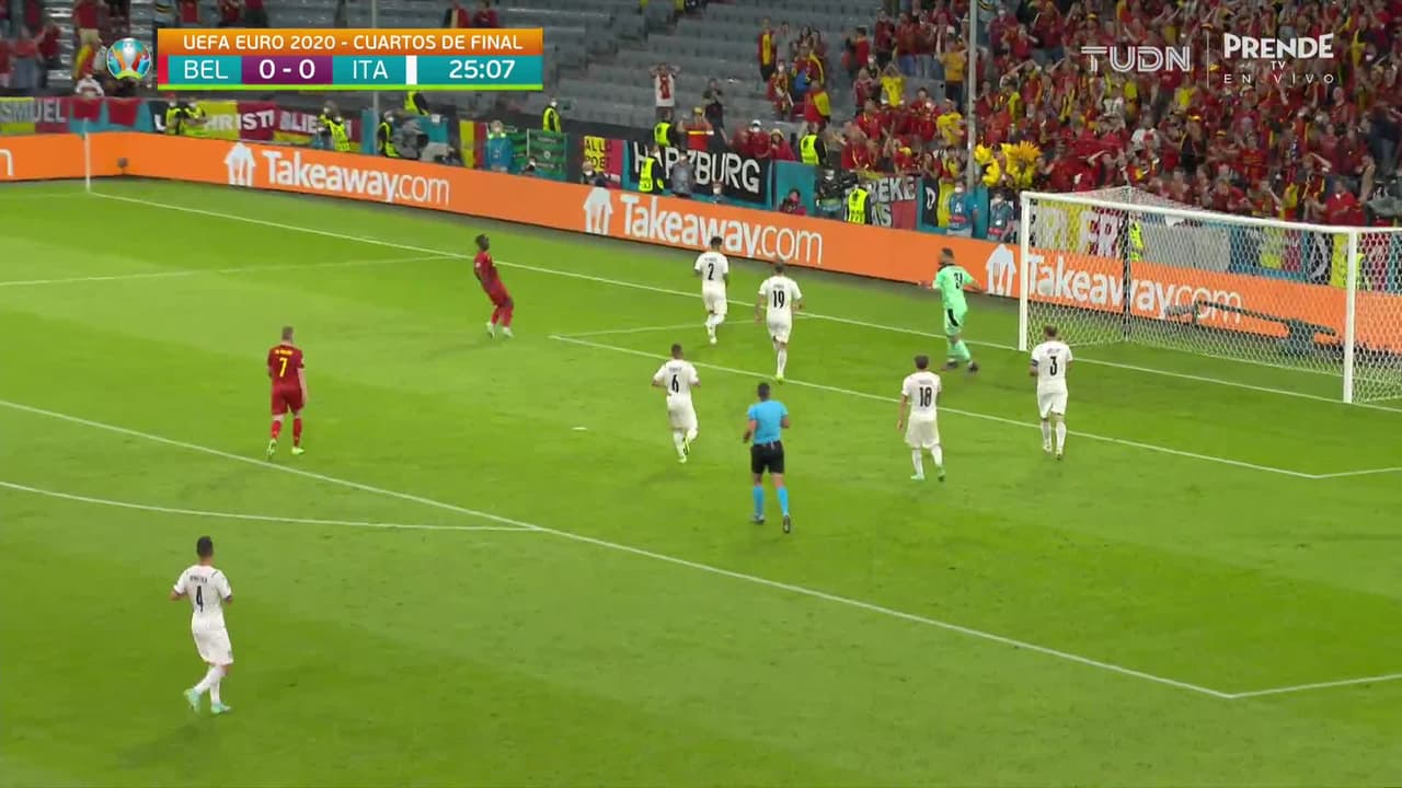 ¡TIRO ATAJADO! disparo por Romelu Lukaku.