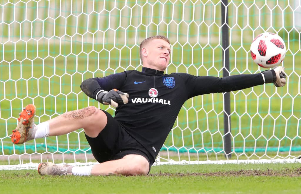Inglaterra romperá, cuando sus jugadores salten al campo este miércoles, una sequía de 28 años sin disputar la semifinal de un Mundial. Aquí se ve a Jordan Pickford, portero inglés en la práctica.