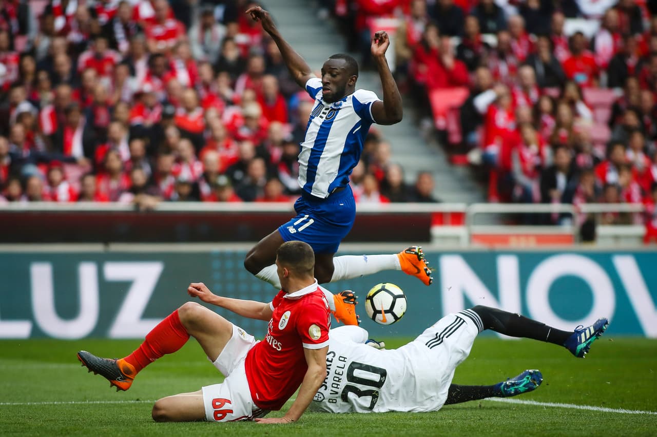 Porto fue mucho más peligroso en lo corrido del partido y generó más peligro en la ofensiva, que solo contó con Jesús Corona a falta de 10 minutos para el final.