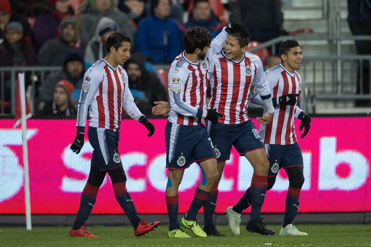 Chivas al final se fue ganador 1-2 contra Toronto en el partido de ida de la final de la Liga de Campeones de Concacaf, un premio gigante para los mexicanos.