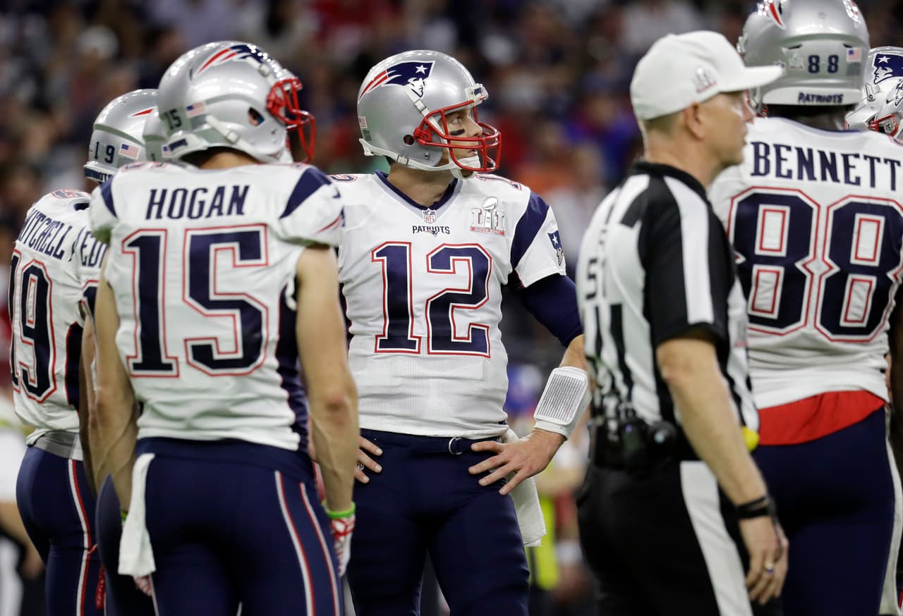 Después vino el primer error de los Patriots con un balón suelto de LeGarrette Blount que Atlanta aprovechó con una serie ofensiva larga hasta romper el cero con un touchdown de Devonta Freeman.