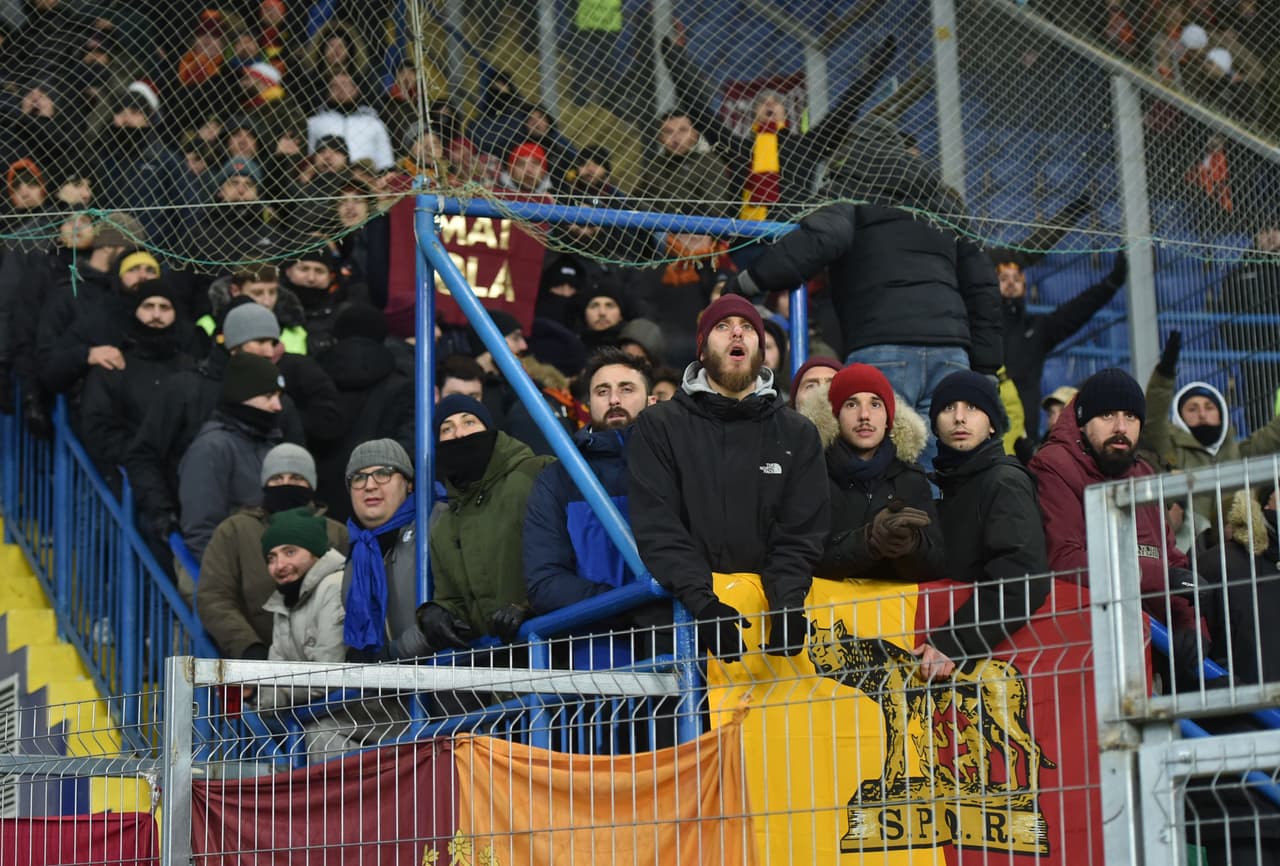 La sorpresa de los fanáticos romanos presentes fue gigante al ver cómo el local supo darle vuelta y mostrar superioridad.