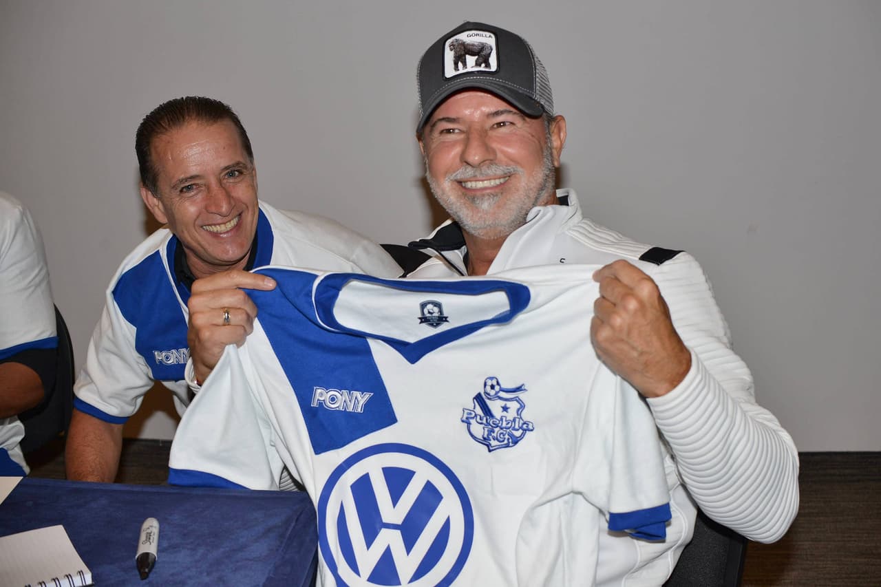 Roberto Ruiz Esparza, ex jugador del Puebla y posteriormente se dedicó a la política.