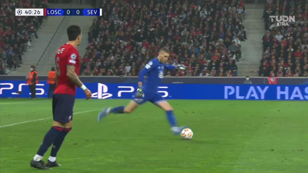 ¡TIRO ATAJADO! disparo por Rafa Mir.