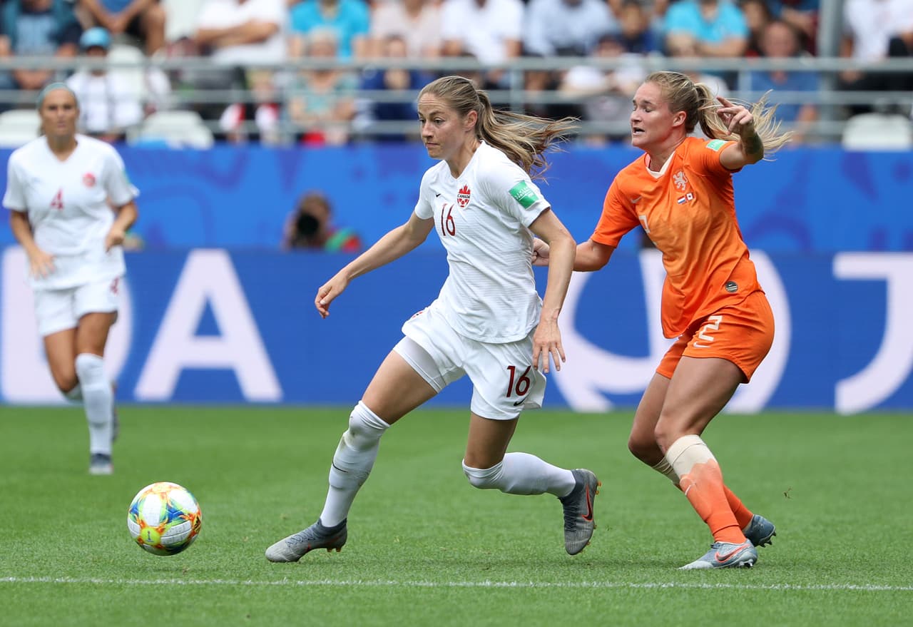 Las europeas vencieron en su último duelo a Camerún por 3-1, mientras que las norteamericanas hicieron lo suyo ante Nueva Zelanda por 2-0.