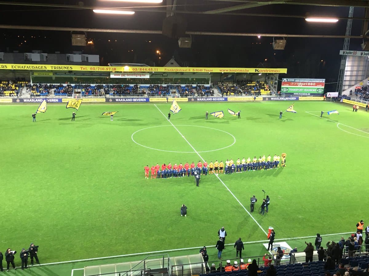 El portero mexicano disputó los 90 minutos en la derrota.