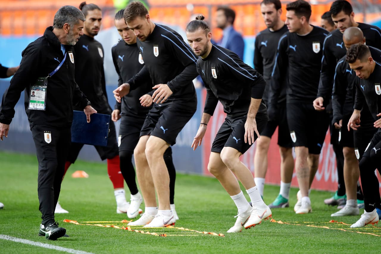 Físicamente los uruguayos demostraron estar bien preparados, pues en el primer partido mundialista llegaron en buena forma a los minutos finales.