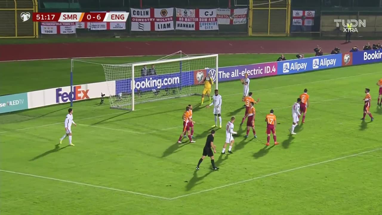 ¡TIRO ATAJADO! disparo por Emile Smith Rowe.