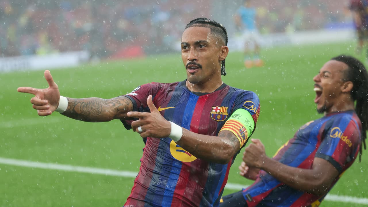 Golazo de Raphinha en el Barcelona vs. Feyenoord de Champions League