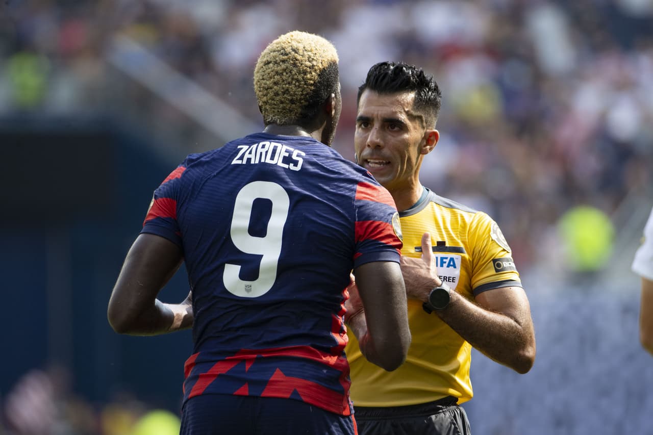 Estados Unidos se llevó el triunfo sobre Canadá y el primer lugar del Grupo B de la Copa Oro 2021 con Pat Mahomes en el estadio y los fanáticos que en todo momento apoyaron al equipo de Greg Berhalter.