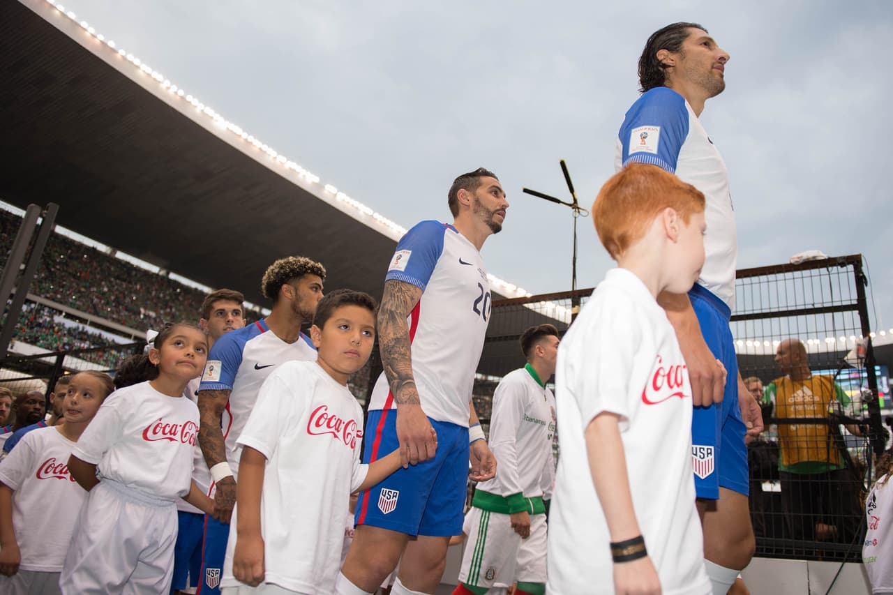 Los equipos saltaron al campo a sabiendas de que el honor estaba en juego. Son más que tres puntos.