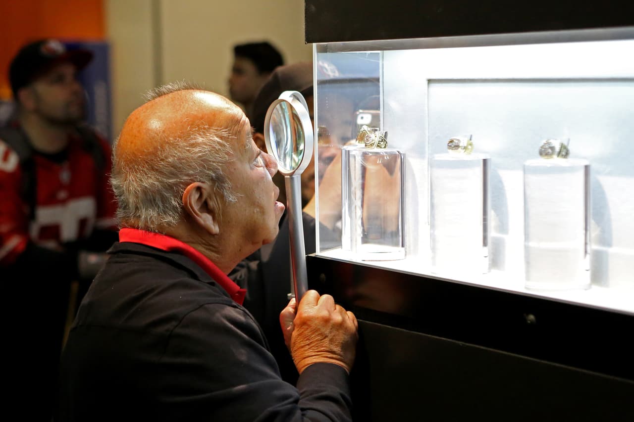 La fiesta ya empezó en San Francisco con motivo del Super Bowl 50, la gente se divierte en el NFL Experience, entre otras atracciones, he aquí las mejores imágenes.