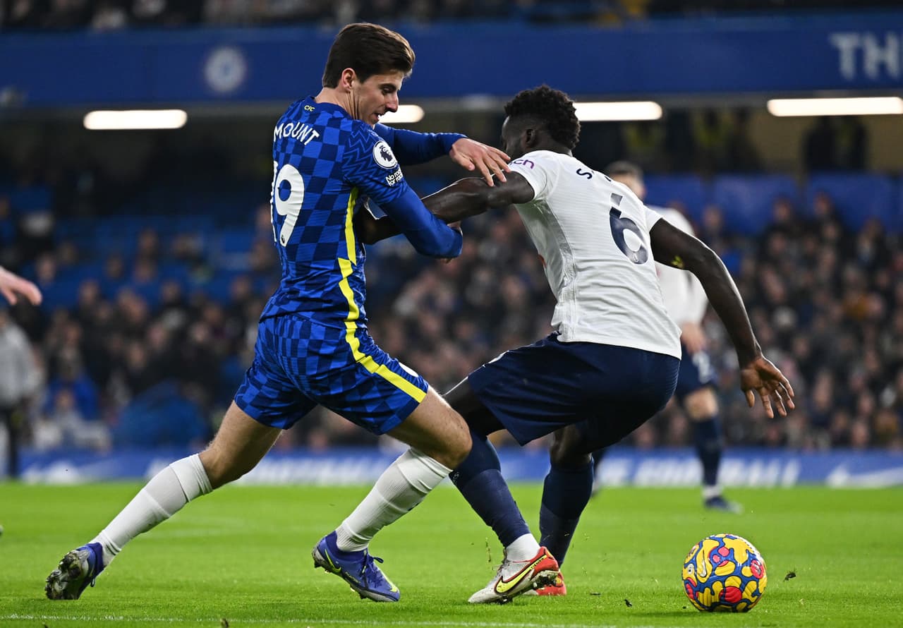 Los Blues se impusieron sobre el Tottenham en Stamford Bridge con las anotaciones de Hakim Ziyech y Thiago Silva.