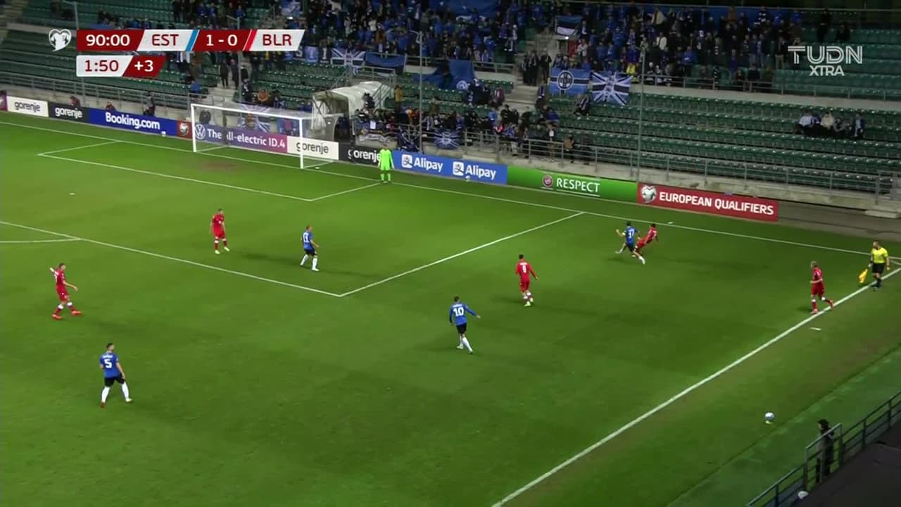 ¡GOL!  anota para Estonia. Sergei Zenjov