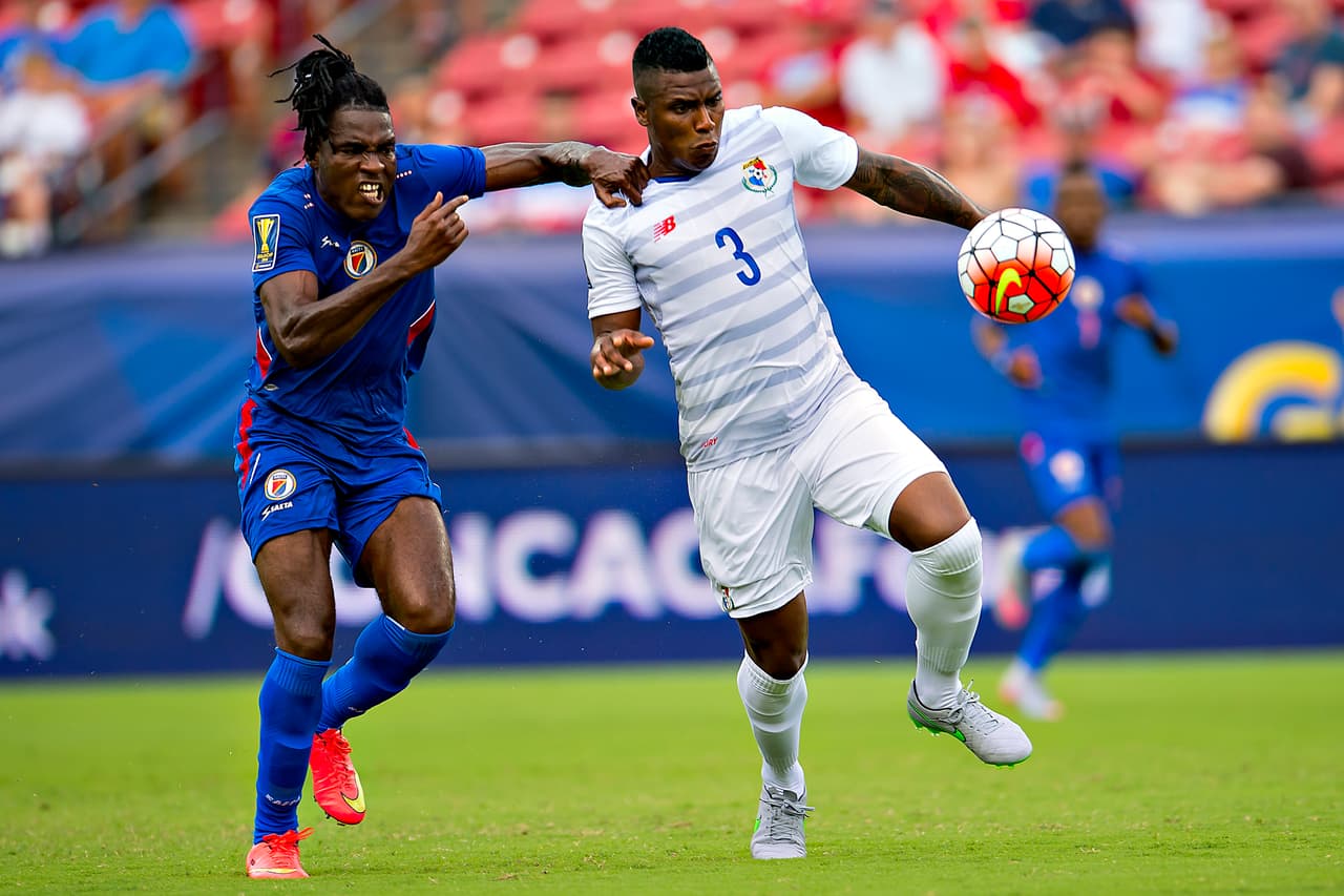 Harold Cummings. Posición: Defensa. Edad: 24 años. Club: Alajuelense (Primera División de Costa Rica. Veces seleccionado: 33. Descripción: Internacional con Panamá desde las selecciones U20 y U23. En 2010, a los 18 años de edad, debutó con la selección mayor con la que jugó en la 2011 CONCACAF Gold Cup.