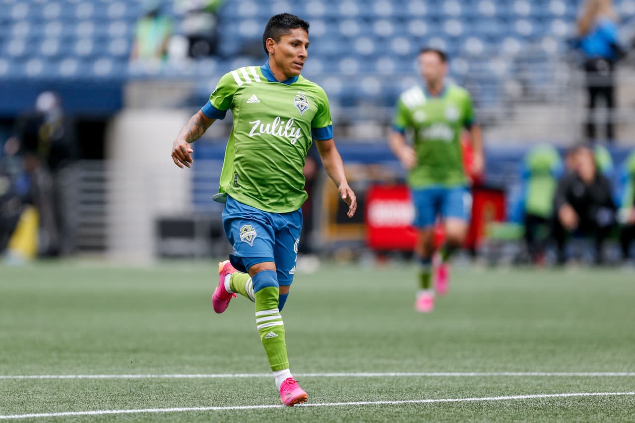 DELANTERO - RAÚL RUIDÍAZ: el atacante peruano es la máxima figura del plantel actual de Seattle Sounders FC, líder de la clasificación de la Major League Soccer. El andino destaca por su mentalidad fría y su capacidad para marcar golazos con el conjunto de Cascadia.
<br>