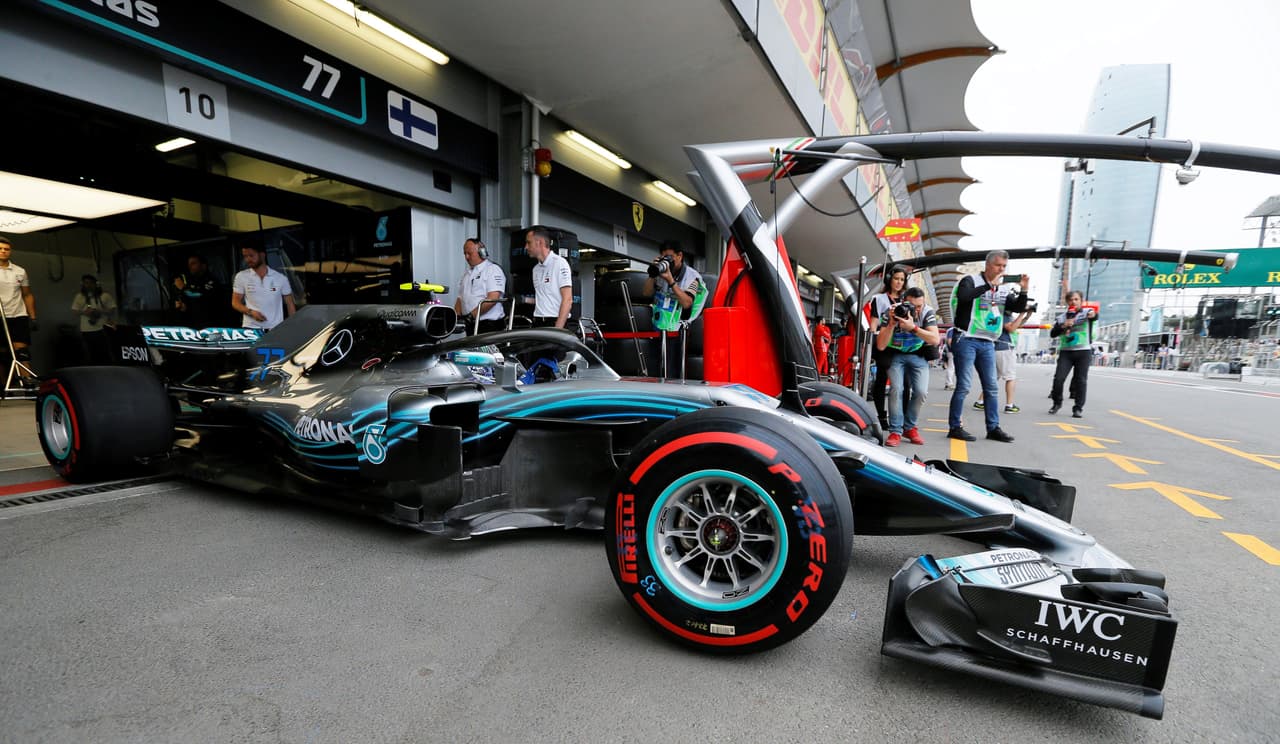 Postales de la jornada de entrenamientos del Gran Premio de Azerbaiyán, la tercera carrera de la temporada en la que se vive una mezcla de intensidad por los resultados con los paisajes de Bakú.