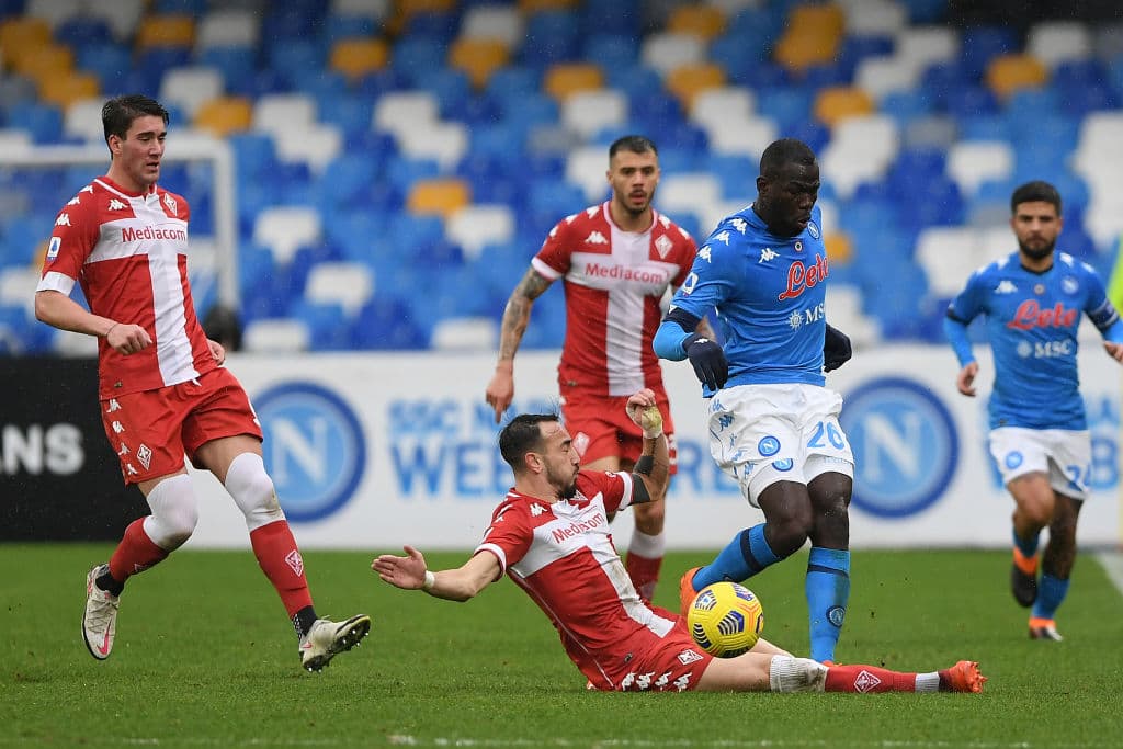 La Fiorentina cae como visitante ante el Napoli de Gattuso 6-0. Los goles corrieron a cargo de Diego Demme, Piotr Zielinski, Matteo Politano, doblete de Lorenzo Insigne y el mexicano Hirving Lozano anotó el tercer tanto del encuentro, durante la Jornada 18 de la Serie A.