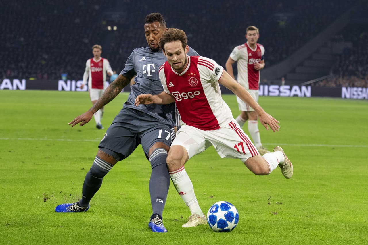 Con la anotación, los de Niko Kovac se replegaron atrás y el Ajax comenzó a ser protagonista.