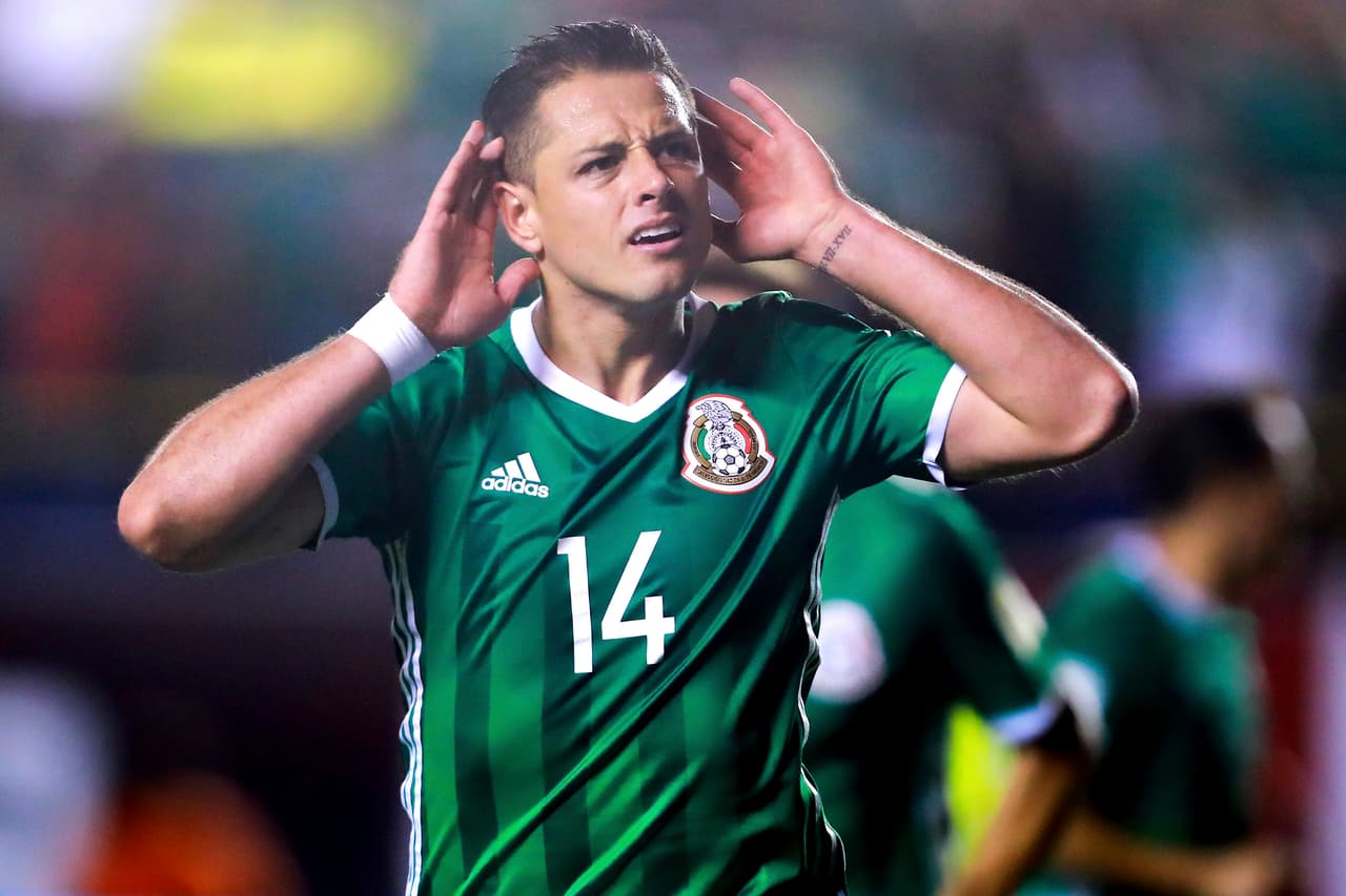 ‘
<b>Chicharito</b>’ anotó dos goles en el Mundial de Sudáfrica 2010, contra Francia y Argentina y un tanto en Brasil 2014 en el compromiso frente a Croacia. 
<br>
