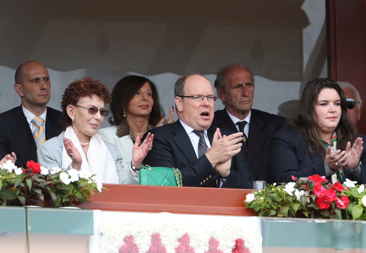 El Principe Alberto de Mónaco fue uno de los más emocionados con ver a uno de los tenistas más queridos de los últimos años en el Principado ejecutar su mejor acto.