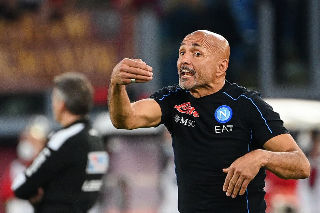 Sin goles termina el encuentro entre la Roma y el Napoli durante la novena Jornada en la Serie A. El mexicano 'Chucky' Lozano ingresó hasta el minuto 70' del partido y su equipo sigue siendo lider de la tabla.