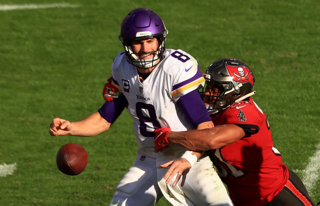 Tampa Bay Buccaneers tiene su cuarta victoria consecutiva, Brady tuvo dos pases para touchdown y acumuló 196 yardas.
