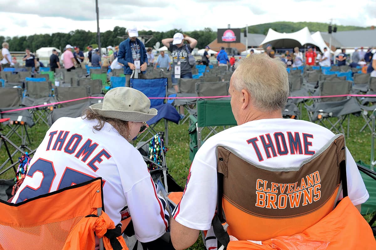 Fanáticos esperan por la inducción de Trevor Hoffman, Jom Thome, Chipper Jones y Vladimir Guerrero al Salón de la Fama del béisbol en Cooperstown, Nueva York.
