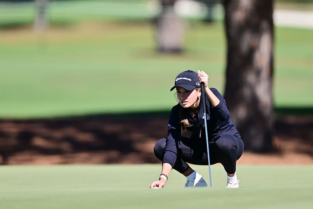 Kai también recibió consejos de Tiger Woods, pareja de su madre, quien le recomendó jugar relajada y divertirse.