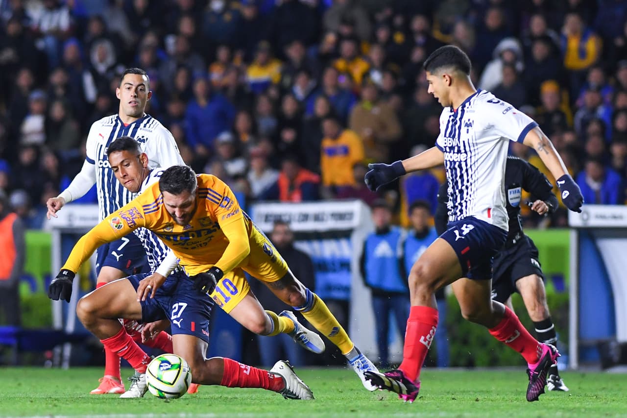 Rayados se impuso a Tigres en el Clásico Regio con un golazo de Luis Romo en el Volcán.
