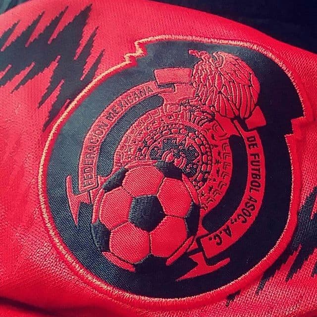 Los fanáticos de México y EU han comenzado a llegar a las inmediaciones del Rose Bowl en Pasadena, California, para ser testigos de un juego determinante. En este partido está en juego la clasificación para la Copa Confederaciones 2017, torneo de antesala del Mundial de Rusia 2018, en donde participarán los mejores de cada continente. (Foto: sandro_garcia)