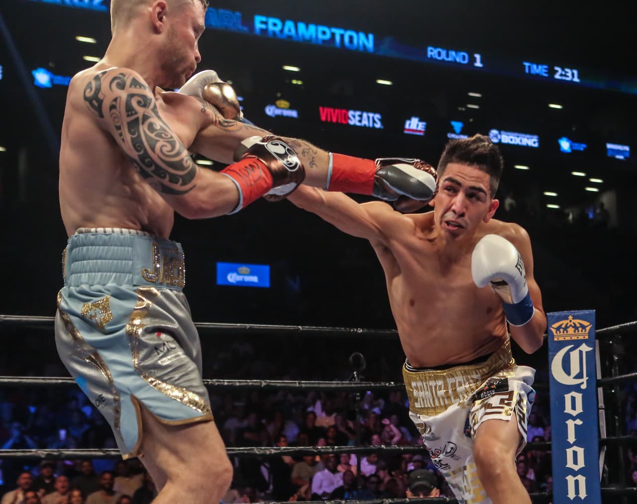Leo Santa Cruz se enfrentó a Carl Frampton en el Barclay's Center de Brooklyn.