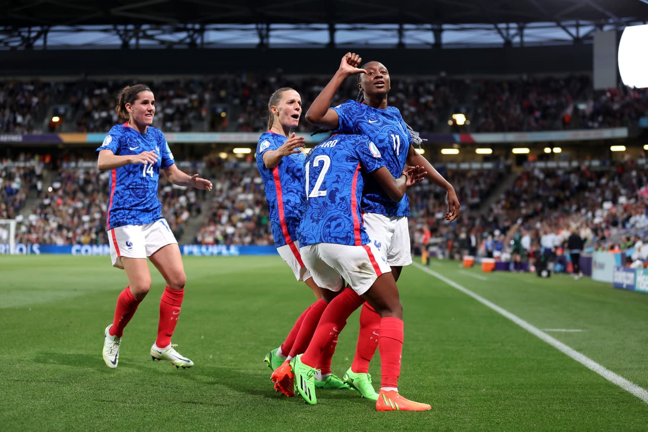 Gracias a un espectacular doblete de Alexandra Popp, Alemania venció a Francia y se metió a la Final en busca de su noveno título de la Euro Femenil. Ahora se verá las caras ante la local Inglaterra.