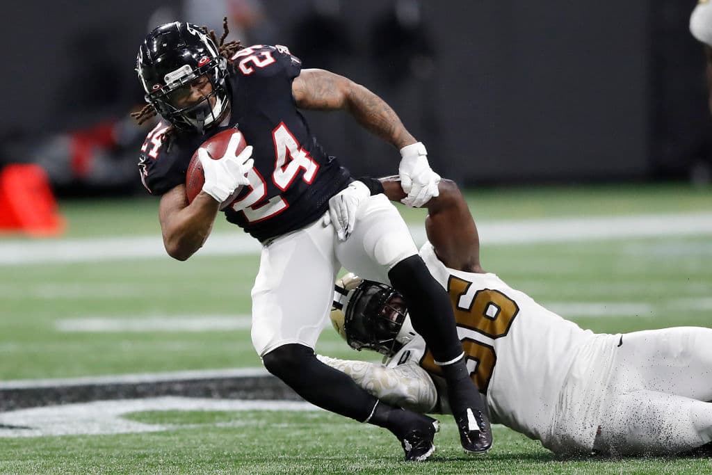 Tras vencer a los Falcons 26-18, en el último partido de la jornada de Acción de Gracias, son el primer equipo en clasificarse a playoffs.