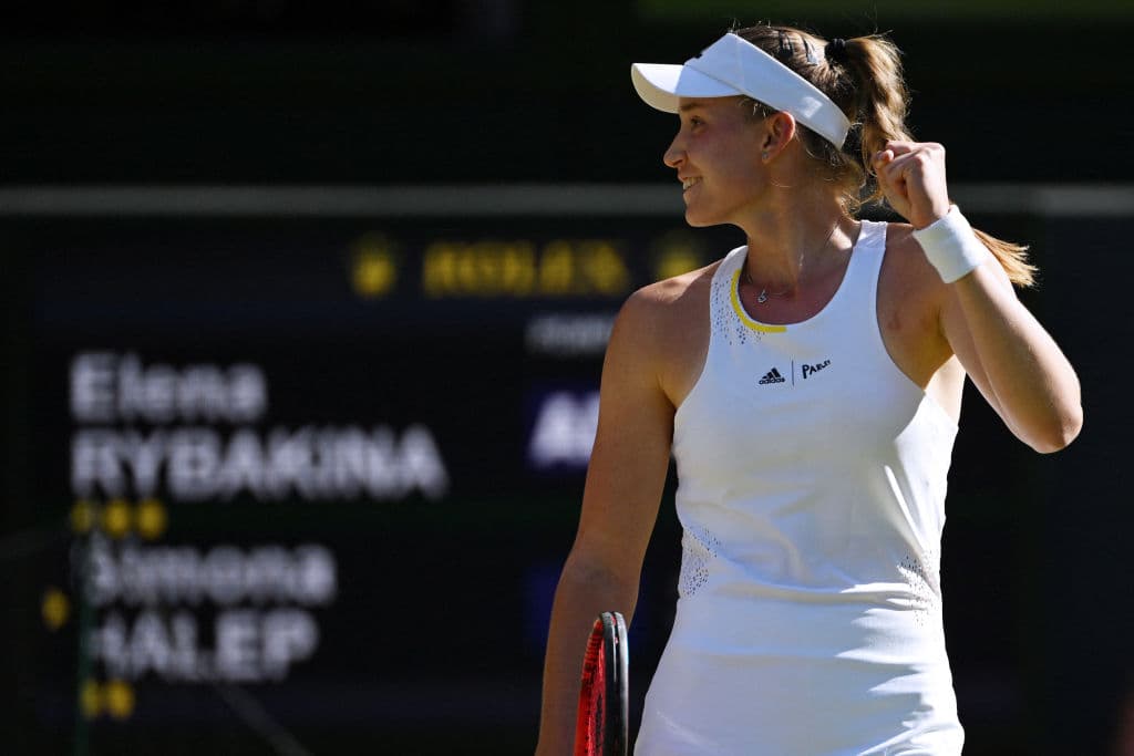 Rybakina sorprende a Halep y jugará ante Jabeur la final femenil de Wimbledon