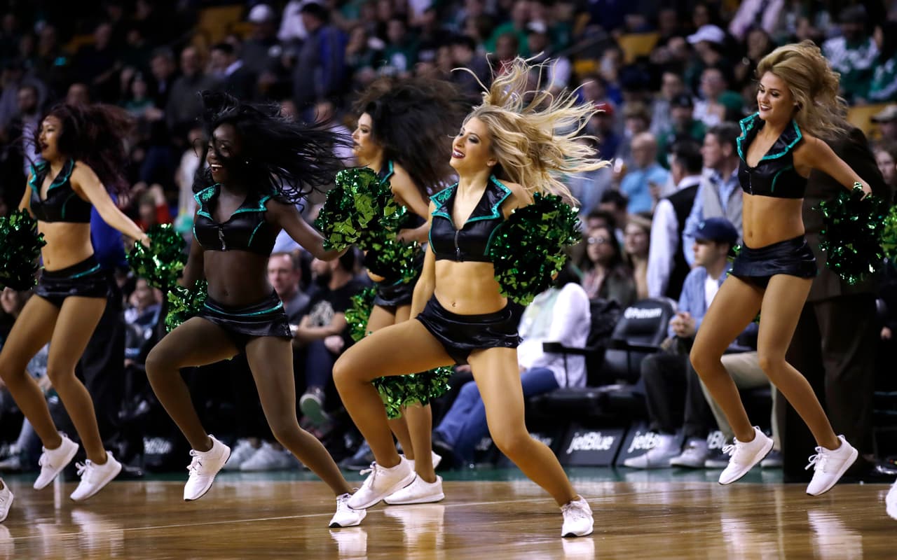 Las porristas de Boston Celtics esperan que con la sensualidad de sus bailes y su belleza sean una motivación especial para que su equipo por fin derrote a Cleveland Cavaliers en las finales de NBA.