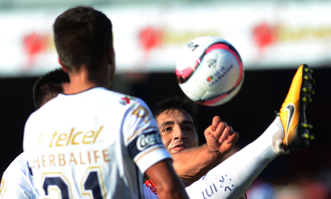 Veracruz presentó un 4-5-1, con Cristian Menéndez en punta.
