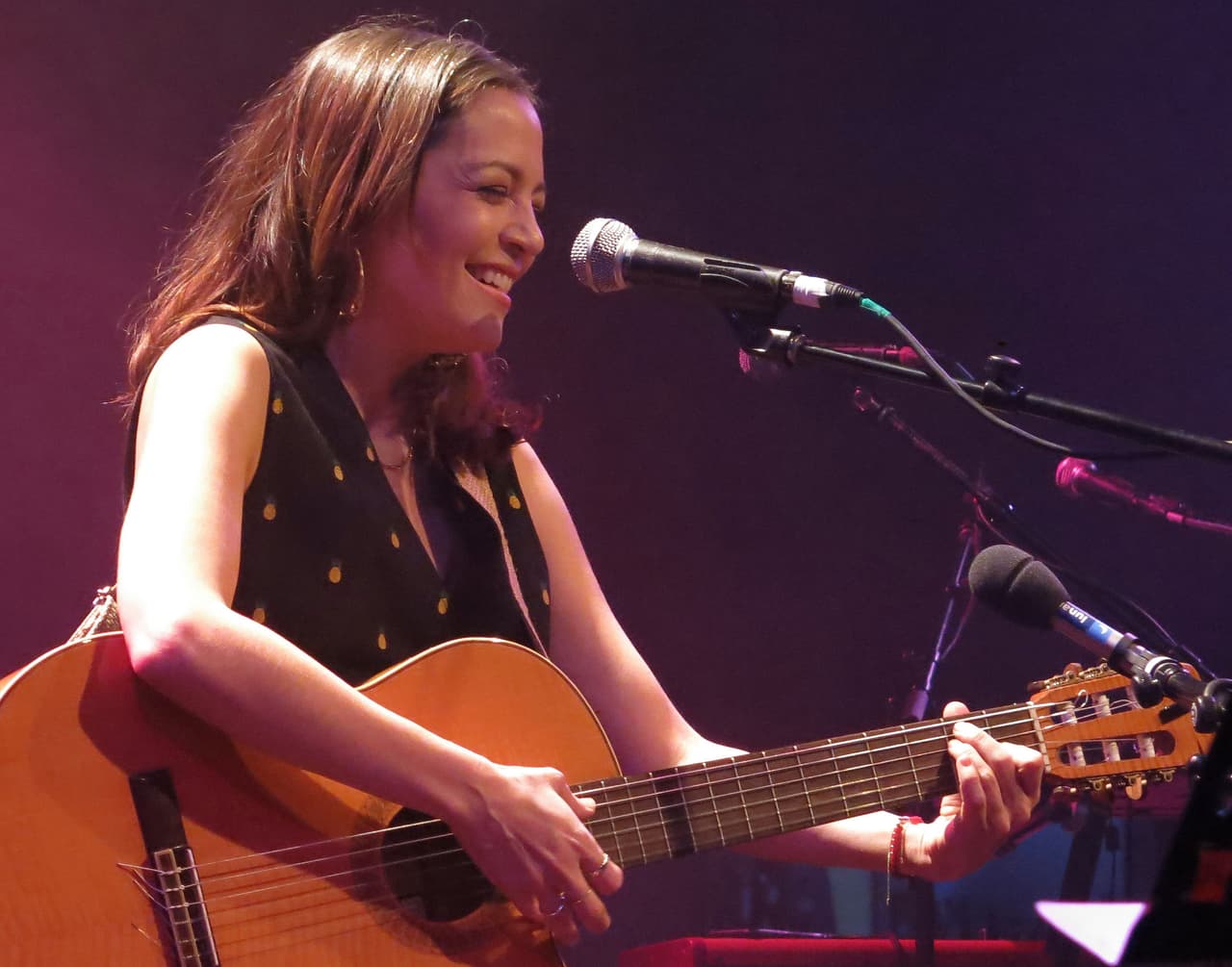 Mejor album del año | Natalia Lafourcade por ‘Un canto por México, Vol. 1’.