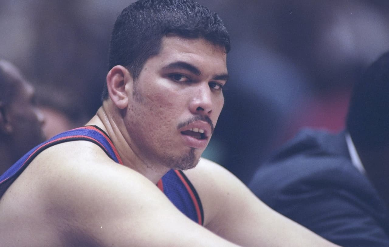 Horacio Llamas Grey. Nació el 17 de julio de 1973 en Sinaloa. Fue el primer mexicano en jugar en la NBA.