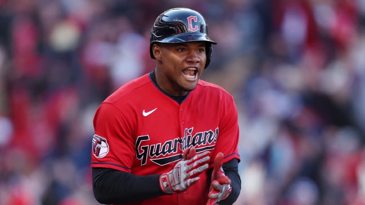 Guardians avanza a la Serie Divisional en extenso juego