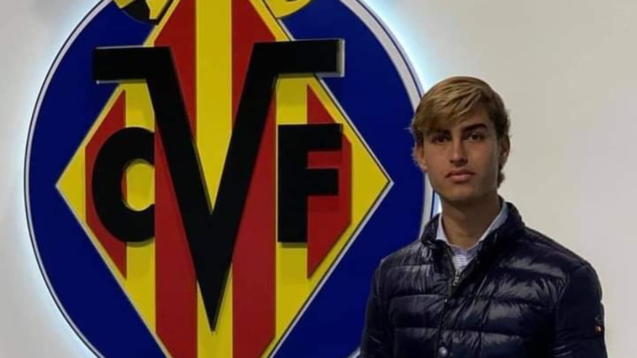 Emiliano García, canterano del Puebla, firma contrato con el Villarreal