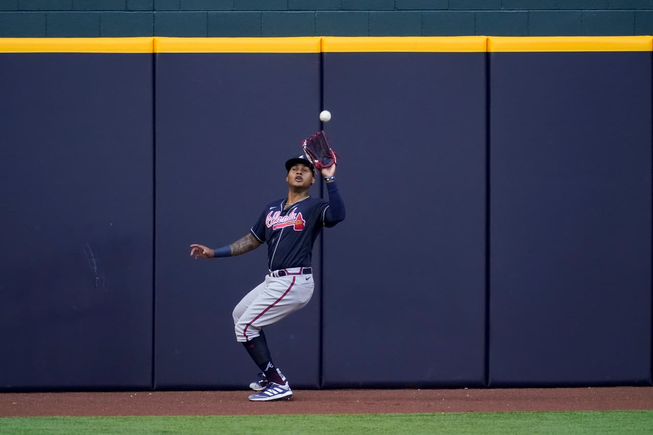 Atlanta se complica el partido en la última entrada, pero terminan llevandose el juego dos 8-7 y ponen la serie 2-0 a su favor.