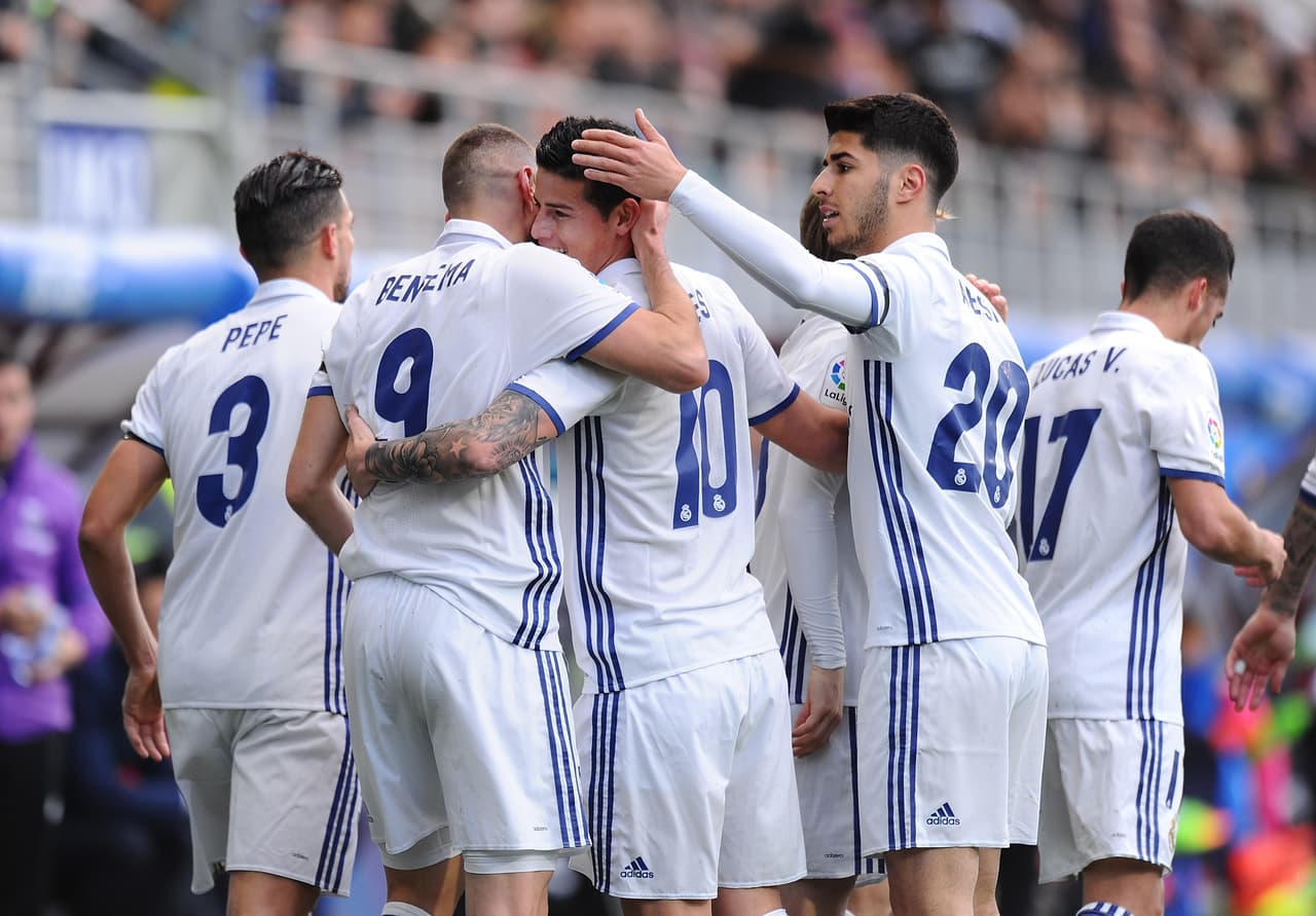 Sin Cristiano ni Bale, Benzema y James levantan al Real Madrid con goleada sobre el Eibar