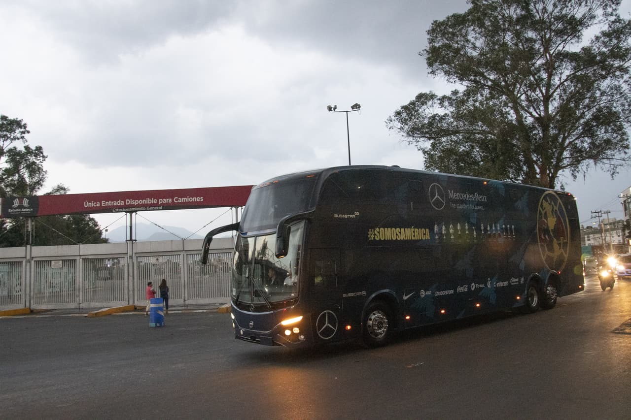 Las Águilas y la Máquina llegaron al 'Coloso de Santa Úrsula' pero la afición se escondió.