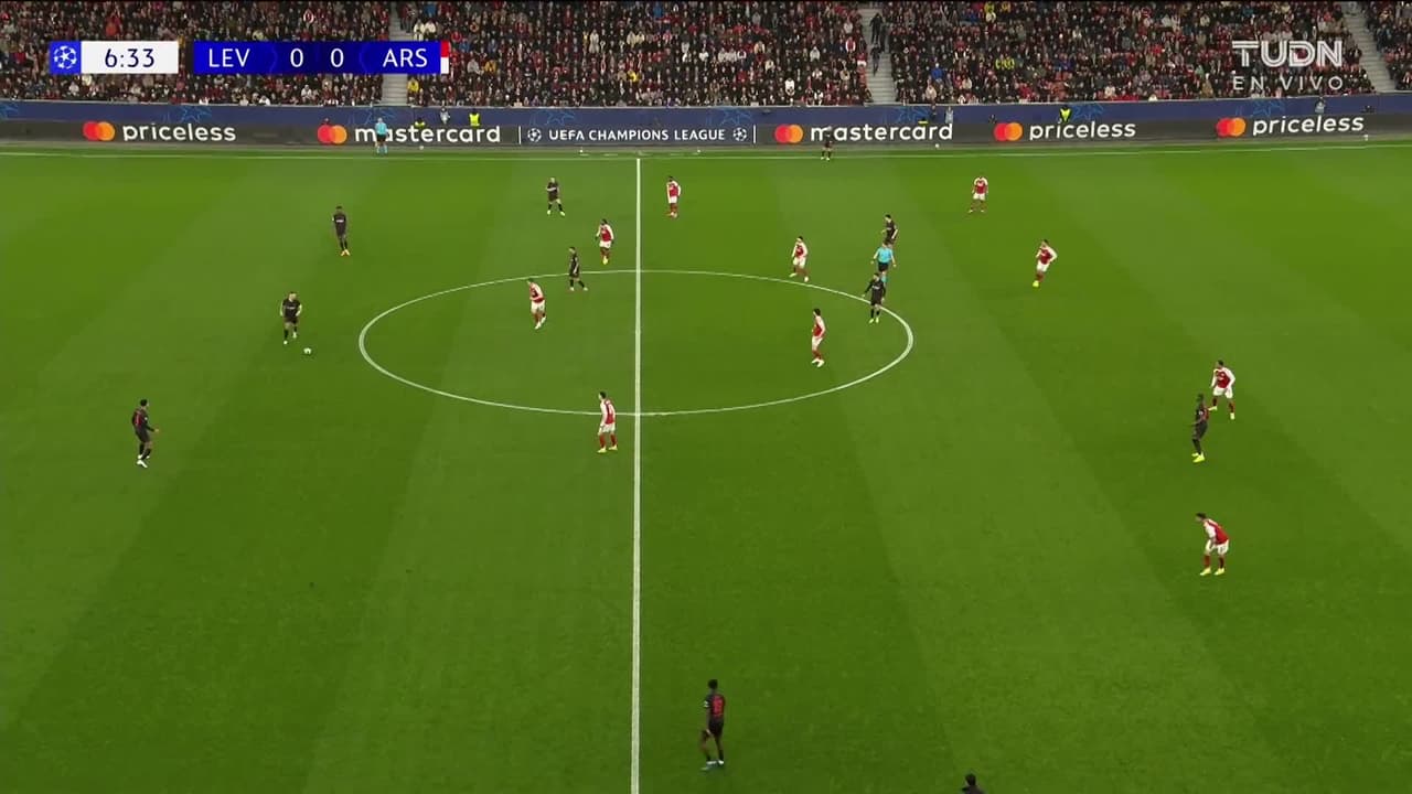 ¡TIRO ATAJADO! disparo por Christian Kofane.