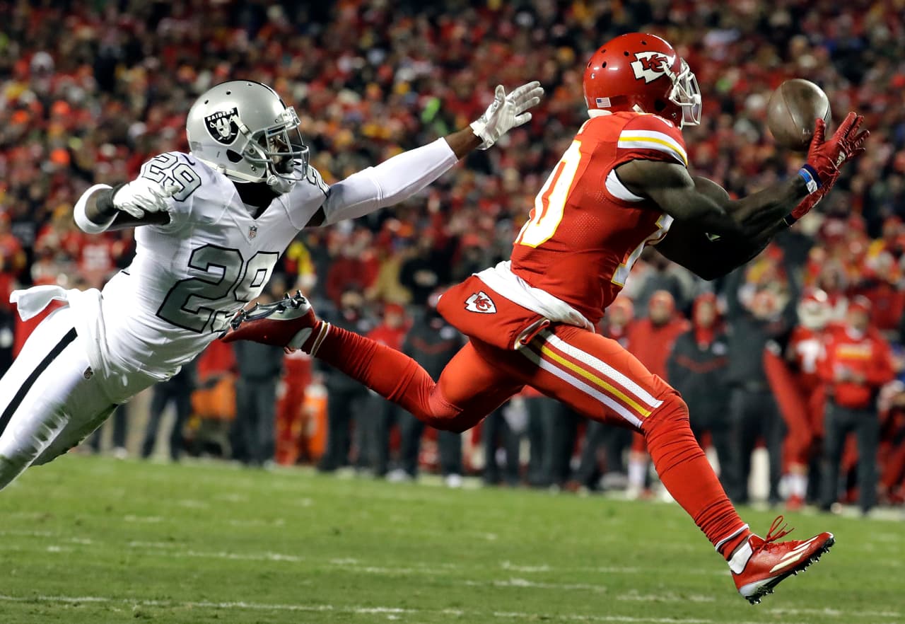 Kansas City frenó a Raiders y le arrebató el liderato de la AFC Oeste