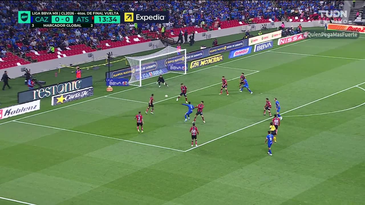 ¡TIRO ATAJADO! disparo por Omar Campos.