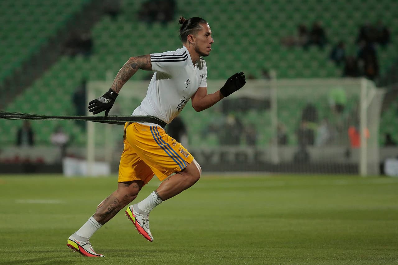 Tigres no dejará ir a Carlos Salcedo sin antes amarrar a refuerzo