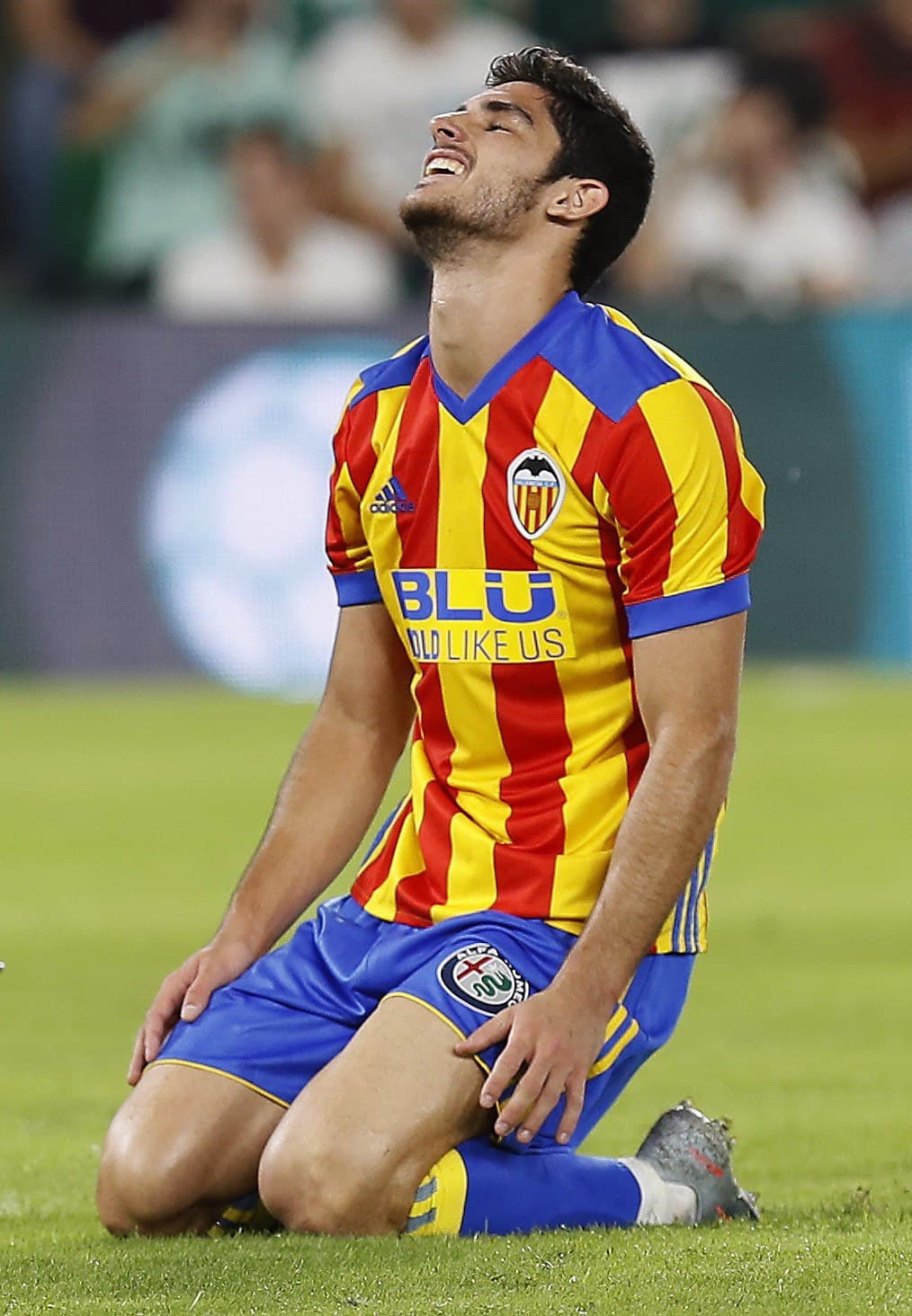 Antes de que acabase el primer tiempo, Roger Guedes amplió la ventaja para el Valencia con un golazo.